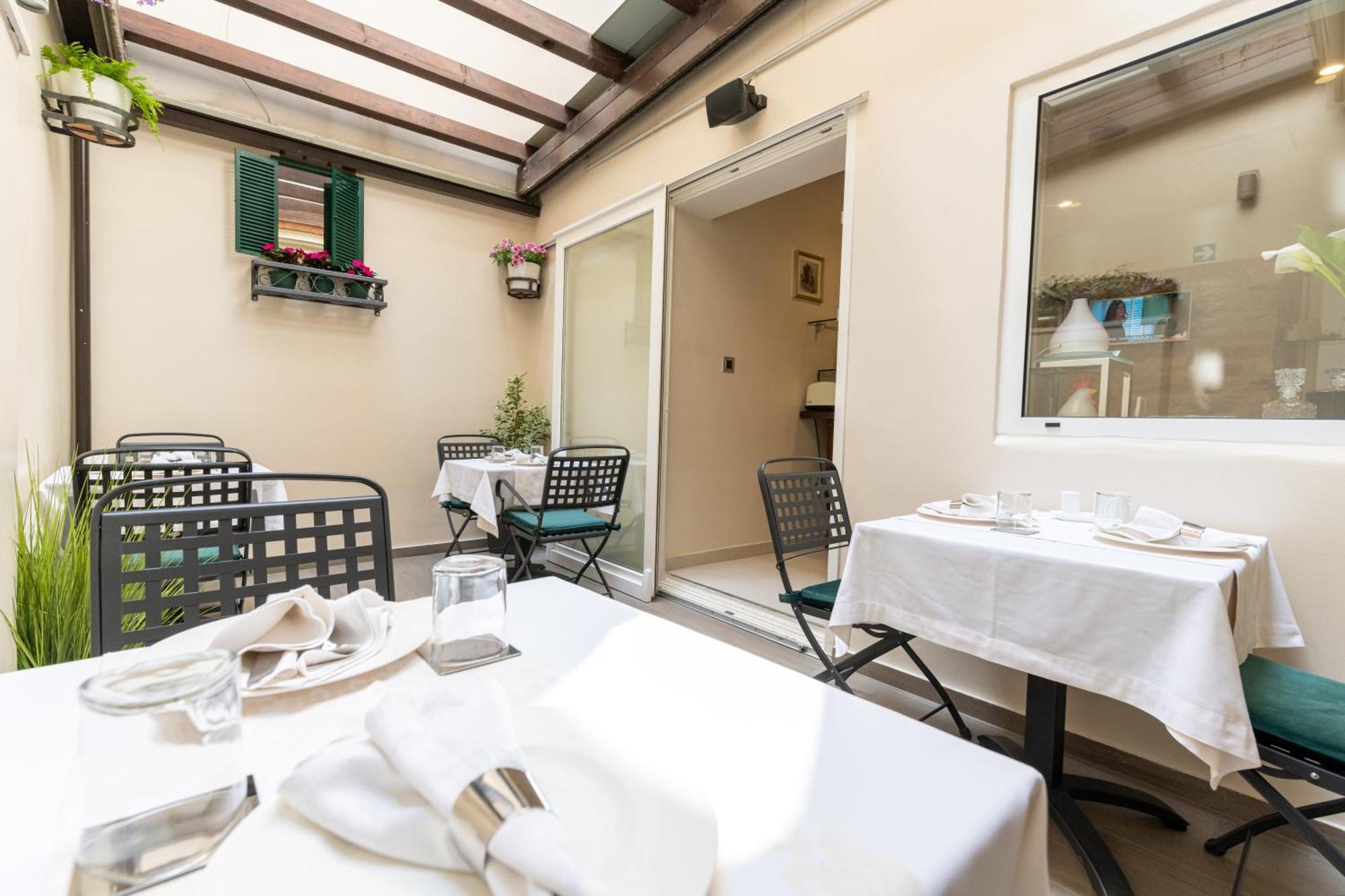 Heritage Antique Hotel
